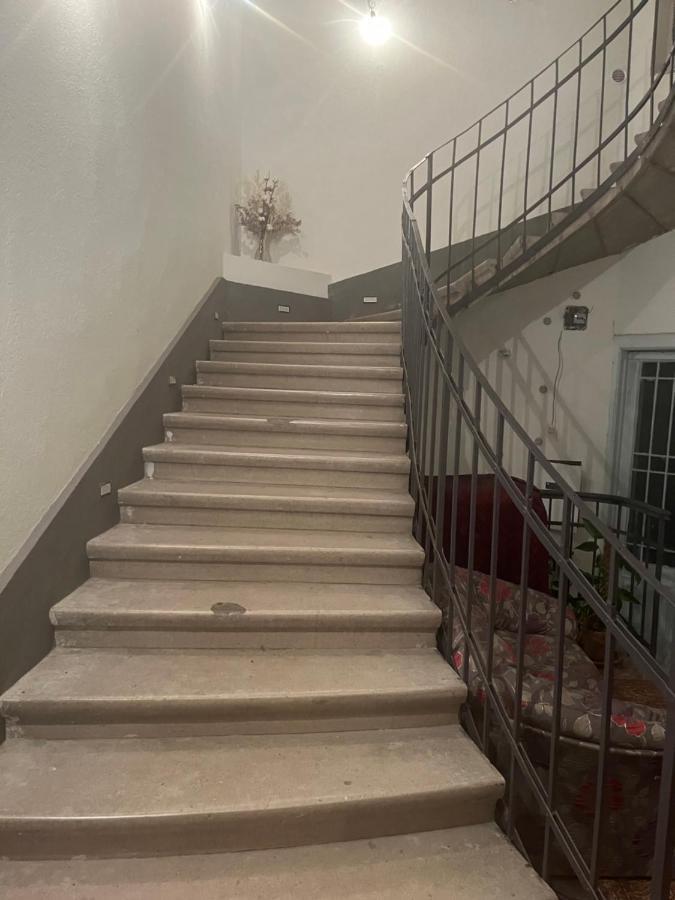 Rising Sun Hill Apartment Budapest Esterno foto